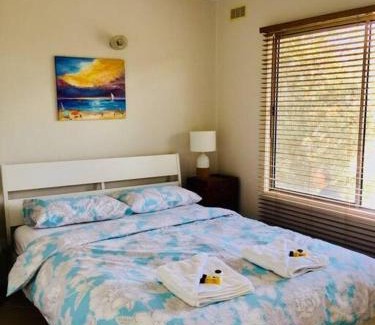 Ventnor Casa | YOLO- Beach-house views, near penguins, nbn!