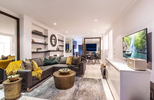 Plumstead Apartamento | YOLO Spaces Clifton - Clifton Beachfront Magic Apartment