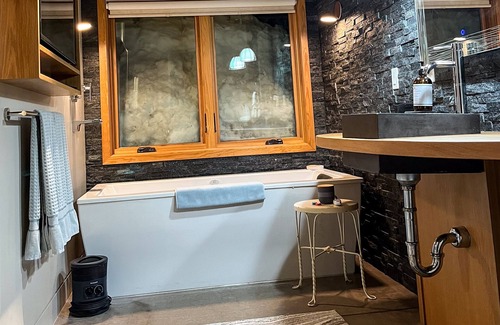 Cedaredge Cabina | Yonder Mountain Retreat: luxury & privacy near the magnificent Grand Mesa