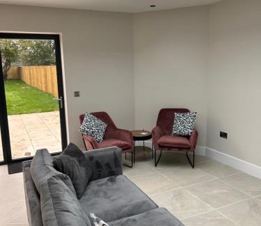 Huntington Casa | York Fields Retreat - 4 Ensuite Bedrooms
