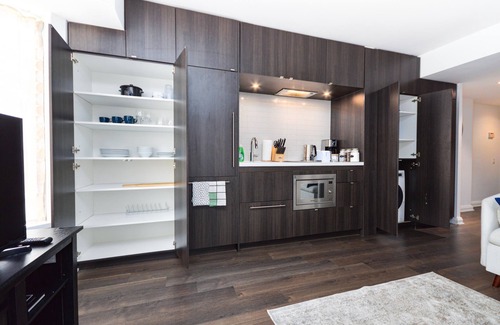 Bloor-Yorkville Apartamento | Yorkville Modern 1 Bedroom Suite Toronto