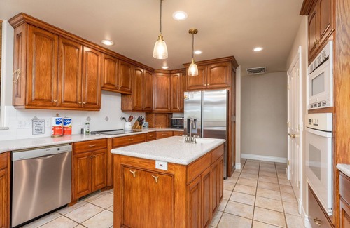 Yosemite Forks Casa | Yosemite Adventure House with Pool-hot tub-game room!