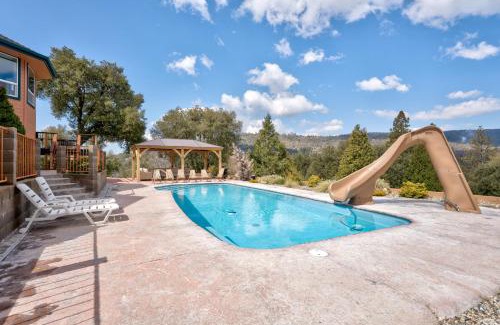Yosemite Forks Casa | Yosemite Adventure House with Pool-hot tub-game room