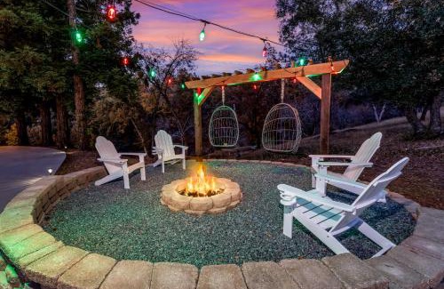 Coarsegold Casa | Yosemite Bass Lake VIEWS, 2 Homes, Games, Hot Tub