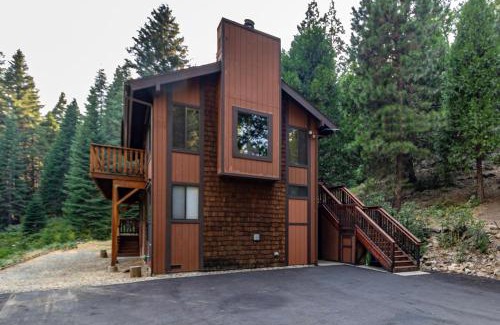 Fish Camp Casa | Yosemite Big Rock Cabin