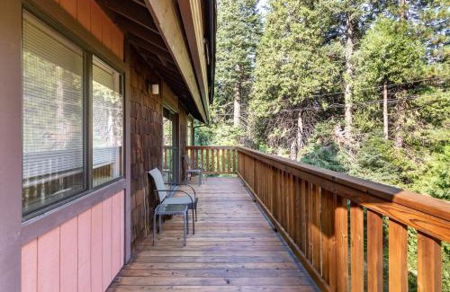 Fish Camp Casa | Yosemite Big Rock Cabin