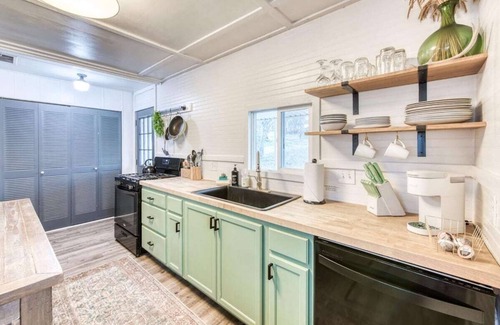 Coarsegold Casa | Yosemite Boho Bungalow | Pet Friendly + Mtn Views!