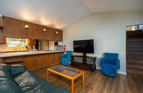 Groveland Casa | Yosemite Falls Calling