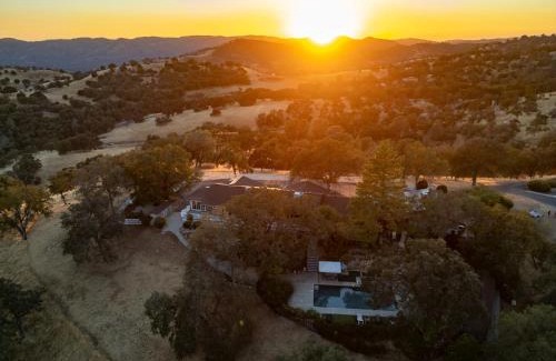 Mariposa Casa | Yosemite Mountain Top Retreat Hilltop Manor Pool Spa