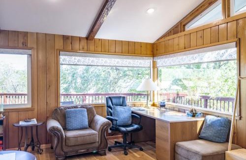 Mariposa Casa | Yosemite Mountaintop Retreat on 100 acres, 2 Homes, 2 hot tubs, pool