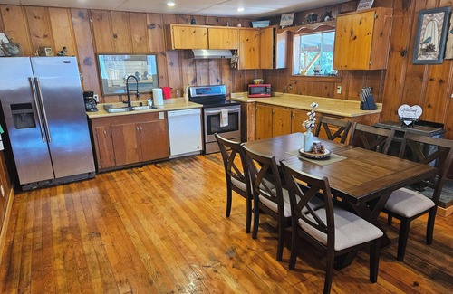 Mariposa Casa | Yosemite Nest: Refreshed Vintage Retreat conveniently located near Yosemite NP