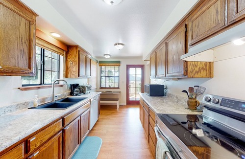 Yosemite Forks Casa | Yosemite Portal | House in Oakhurst