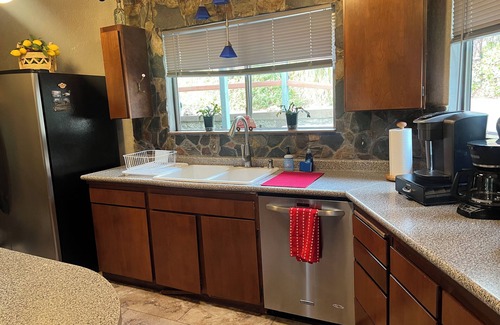 Yosemite Forks Casa | Yosemite Southgate Waterfront Cabin 3 Bdrm Bass Lake Oakhurst Spa pets Specials!