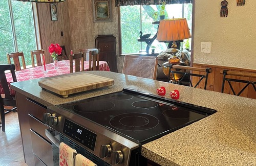 Yosemite Forks Casa | Yosemite Southgate Waterfront Cabin 3 Bdrm Bass Lake Oakhurst Spa pets Specials!