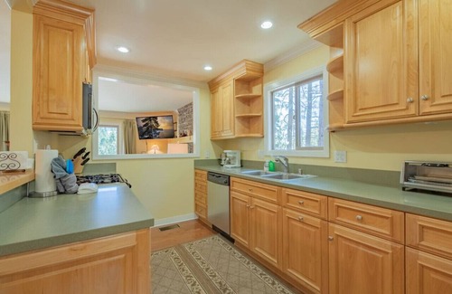 Upper Moonridge Casa | Yosemite View Retreat- Spa en Amazing Mountain Vista superior de la cubierta!