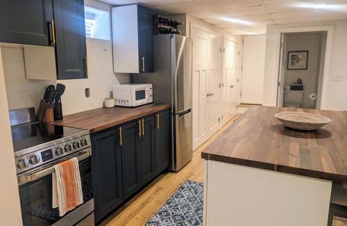 Waveland Apartamento | You can't get closer to the beach! Garden-level apt. 30 seconds from the beach!
