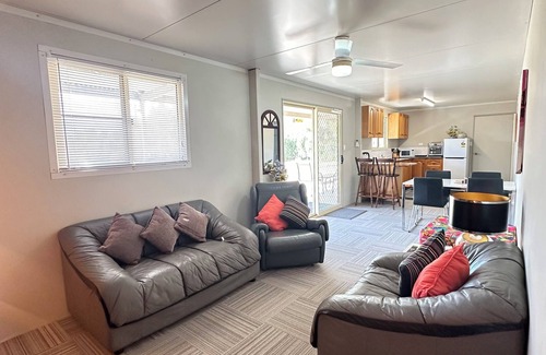 Yowah Casa | You home away from home in friendly Yowah Qld home of the famous Yowah nut opal.