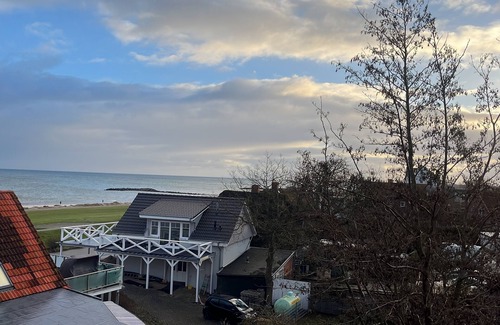 Schonberger Strand Apartamento | You live directly on the beach, comfortably on 2 spacious floors.
