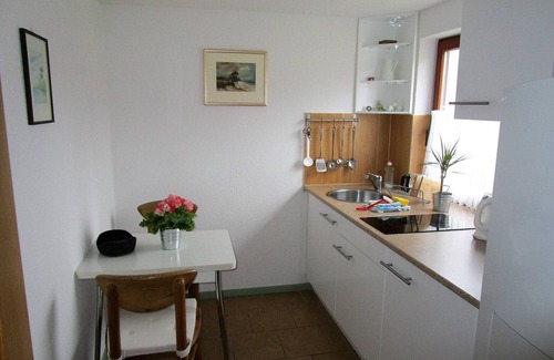 Ostseebad Prerow Apartamento | Vives en un lugar tranquilo bajo un típico techo de paja en Prerow