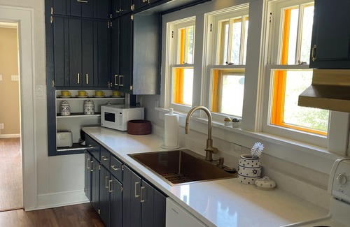Terre Haute Casa | You'll love your stay at the Azul Abode centrally located in Terre Haute!