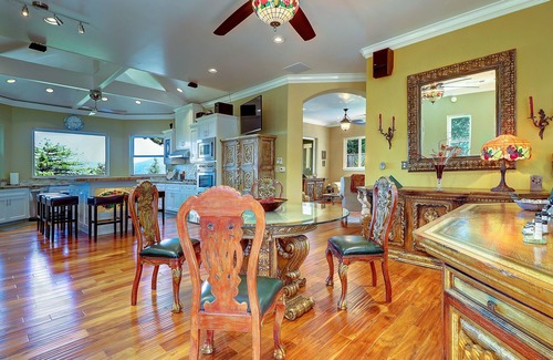 Los Gatos Villa | Los Gatos, beautiful Corporate Spanish Villa. Rent per month or more