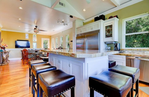 Los Gatos Villa | Los Gatos, beautiful Corporate Spanish Villa. Rent per month or more