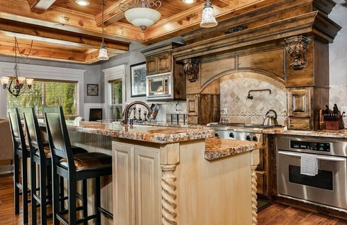 Ada County Casa | You won`t run out of space at this place!