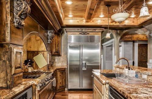 Ada County Casa | You won`t run out of space at this place!