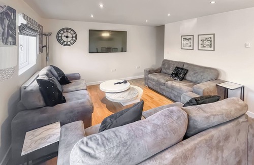 Brigg Cabaña | You’ll love the spacious layout, perfect for families or groups.
