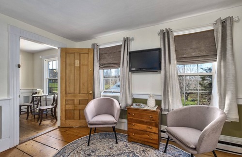 Camden Hotel | Youngtown Inn & Restaurant