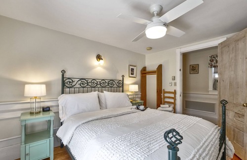 Camden Hotel | Youngtown Inn & Restaurant