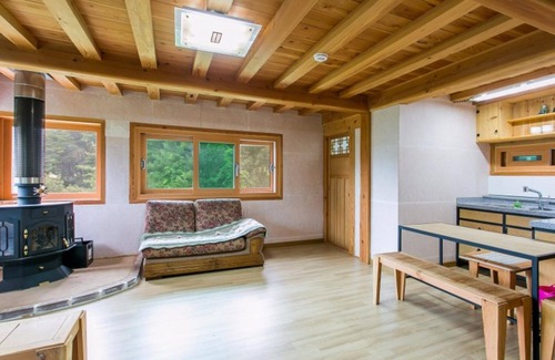 Suju Casa | Youngwol Dudeokgol Hyu Pension