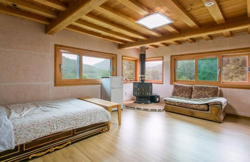 Suju Casa | Youngwol Dudeokgol Hyu Pension