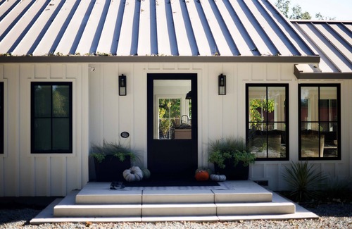 Napa Villa | Yountville Private Home surrounded by wineries- main house & pool house for use!