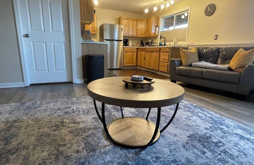 Northeast Anchorage Condominio | Your Alaskan Getaway - 2 Bedroom 1 bath close to everything!!!