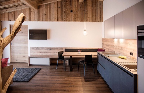 Terento Chalet De Esquí | Su chalet alpino en Tirol del Sur, reabriendo a mediados de marzo de 2018