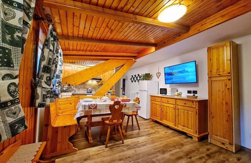 Pera Apartamento | Su casa Alpina con vistas panorámicas a las montañas