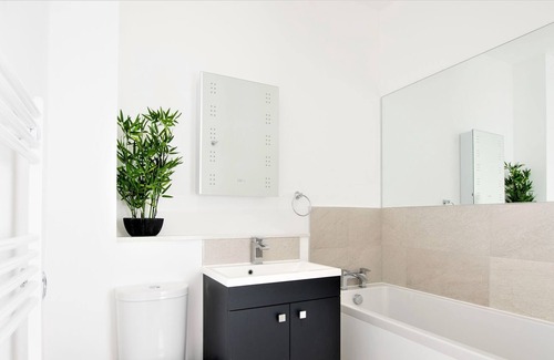Cotham Casa | Your Apartment Rowan Tree - No 5