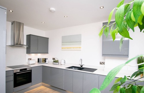 Cotham Casa | Your Apartment Rowan Tree - No 5
