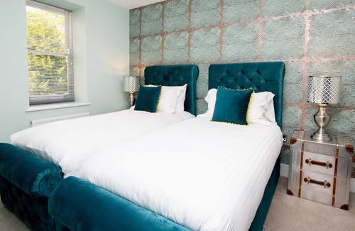 Cotham Casa | Your Apartment Rowan Tree - No 5