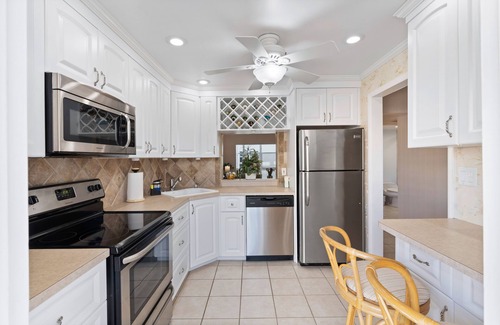 Bel Air Condominio | Your Beach Escape only 5 minute walk - Close to all amenities.