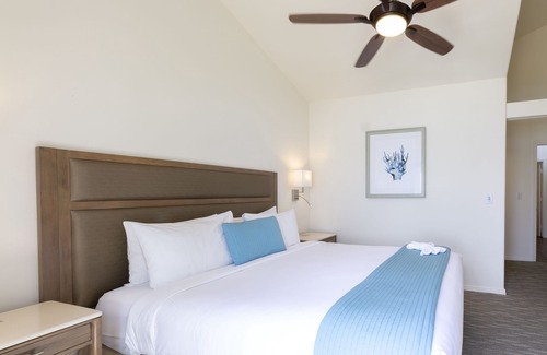 Del Mar Hotel | Your Beach Getaway! Swimming Pool, Free Parking, Full Kitchen!