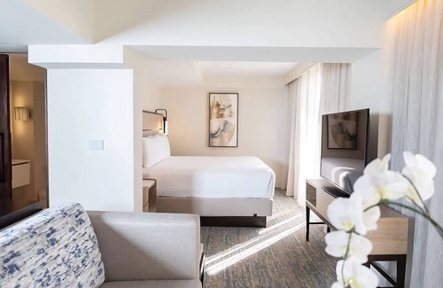Isla Verde Hotel | Your Beachfront Getaway in Isla Verde | Suite with City View | Outdoor Pool