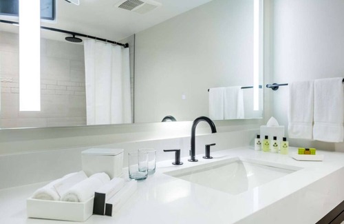 Isla Verde Hotel | Your Beachfront Getaway in Isla Verde | Suite with City View | Outdoor Pool