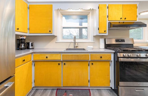 Oak Bay Casa | Your choice of 2 or 3 bedroom configuration