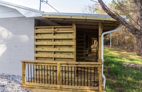 Iuka Apartamento | Your cosy getaway to PickWick Lake: Coleman Park studios