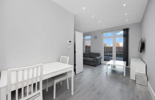 Forest Gate Apartamento | Your Cosy Stay Modern 1 Double Bedroom Flat Fully Furnished - 5 Mins walk to Stn