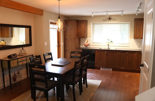Lindell Beach Cabaña | Your Cozy Little Cottage