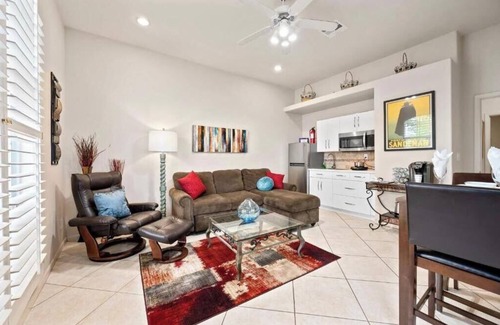 Paradise Valley Village Cabaña | Your Cozy Place, PoolI Work & Play, Scottsdale, Near Mayo Clinic