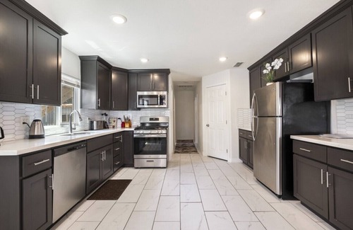 Garfield Casa | Your Downtown Home with California King Bed Unit A
